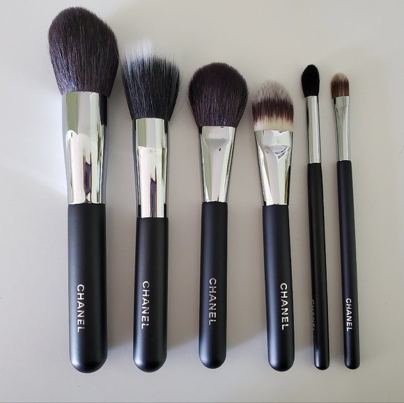 CHANEL MAKEUP BRUSHES FULL SET!!! - Picture 3 of 9